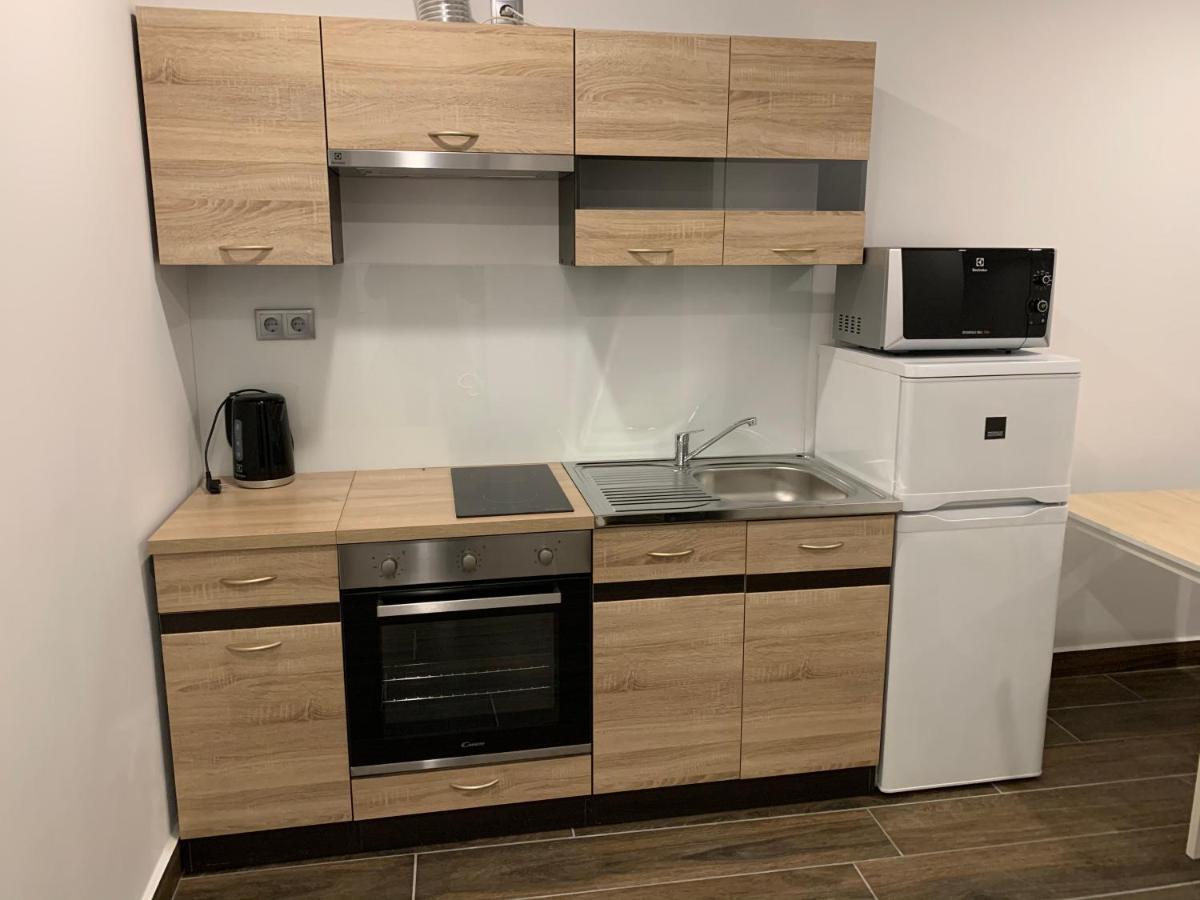 M70 Apartmanhaz Μίσκολτς Εξωτερικό φωτογραφία