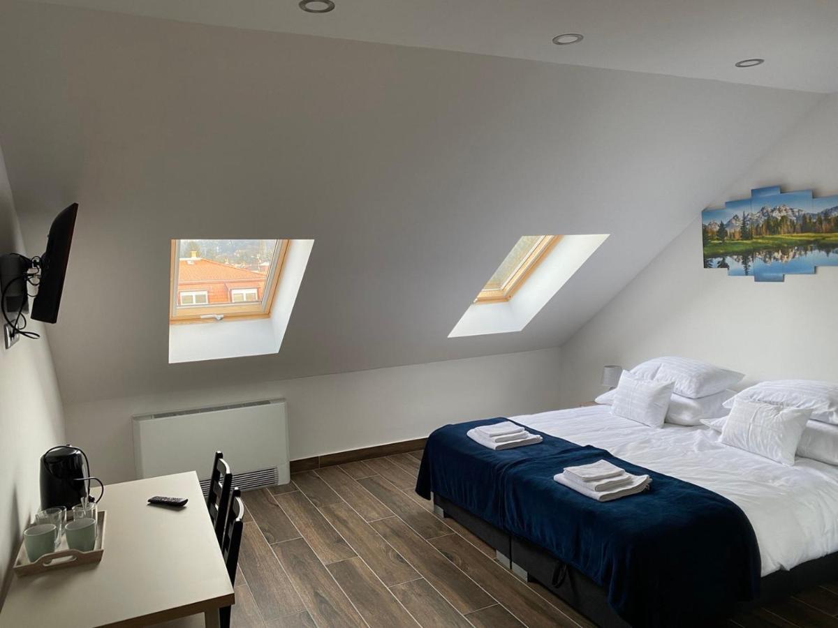 M70 Apartmanhaz Μίσκολτς Εξωτερικό φωτογραφία