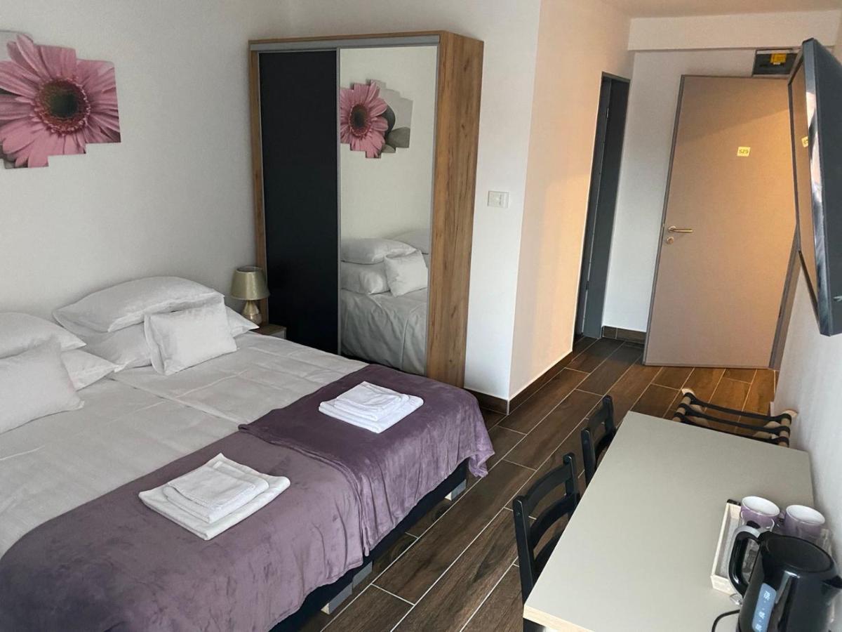 M70 Apartmanhaz Μίσκολτς Εξωτερικό φωτογραφία