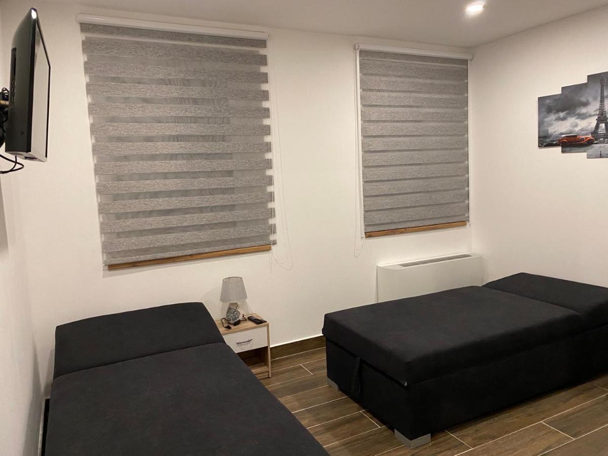 M70 Apartmanhaz Μίσκολτς Εξωτερικό φωτογραφία